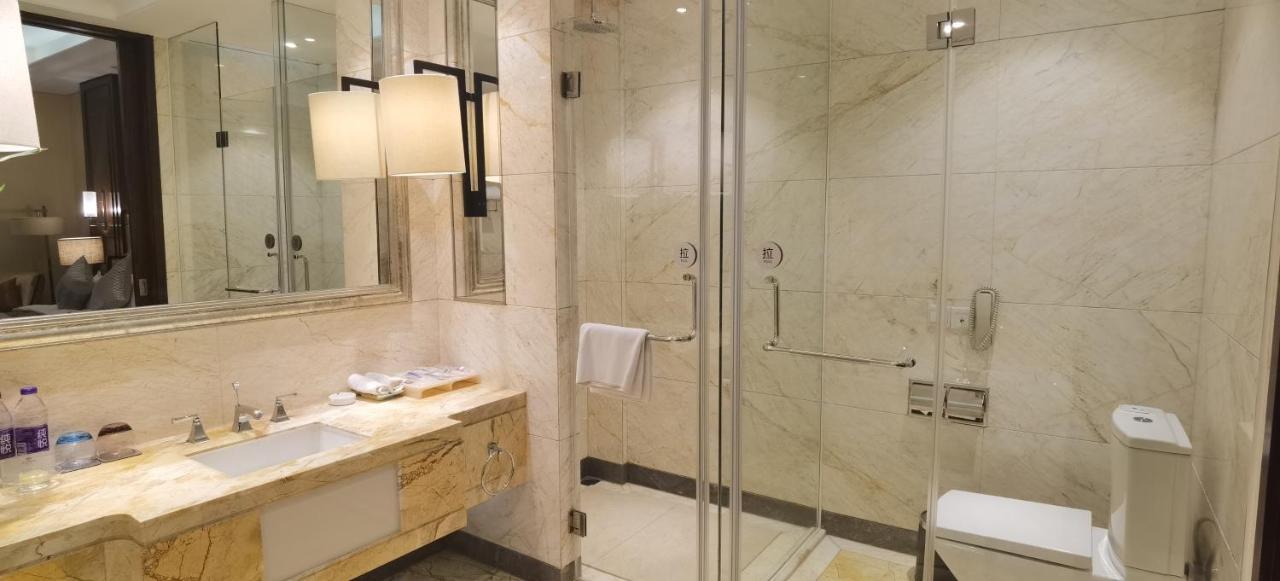 Ondine International Hotel Zhenjiang  Exterior photo