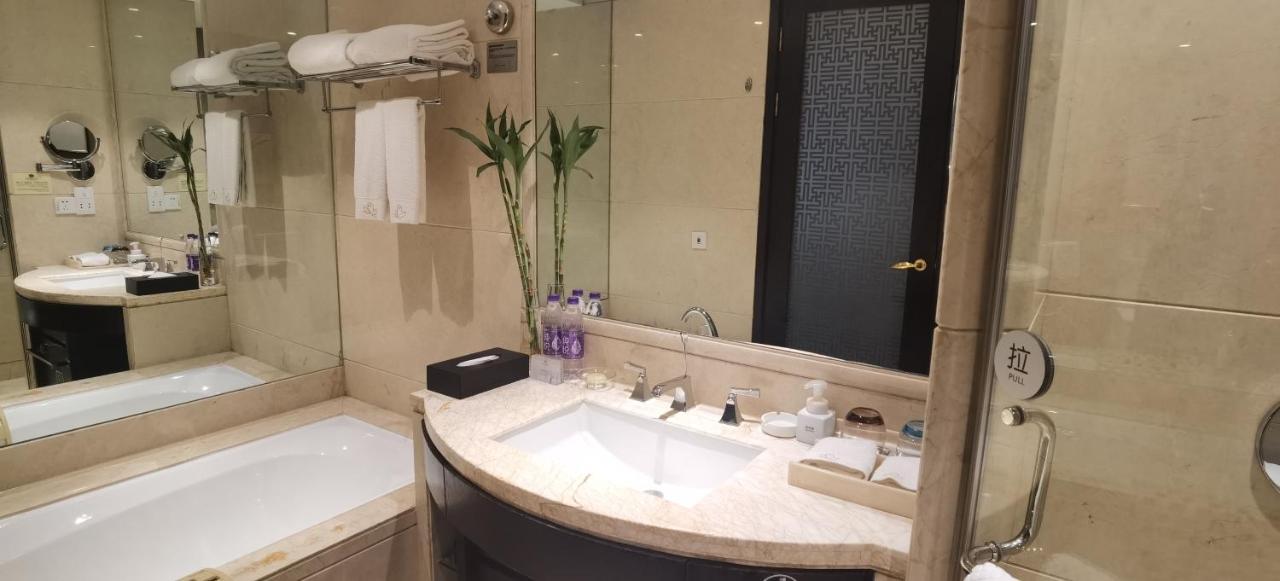 Ondine International Hotel Zhenjiang  Exterior photo